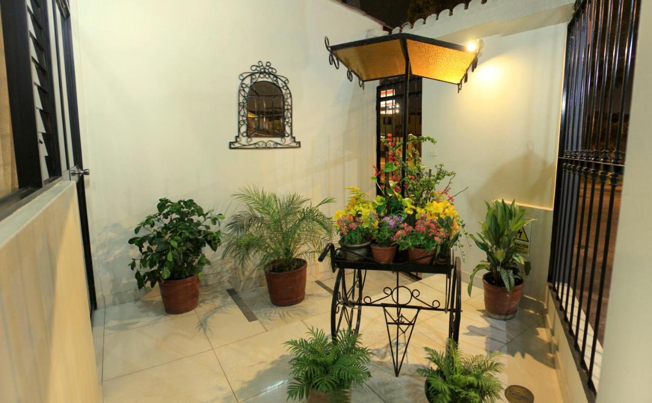 Hotel Manhattan Inn Airport Lima Bagian luar foto