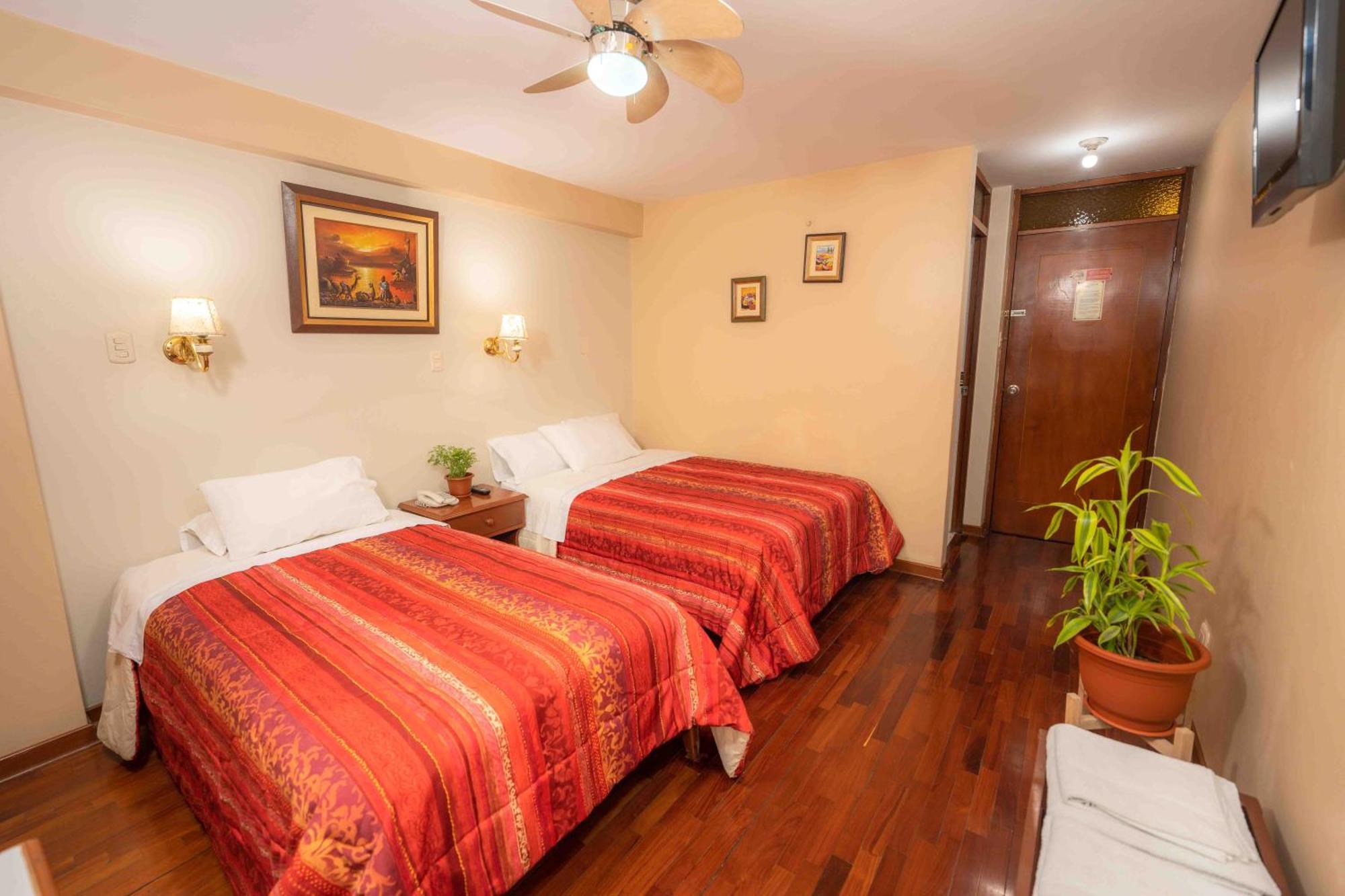 Hotel Manhattan Inn Airport Lima Bagian luar foto