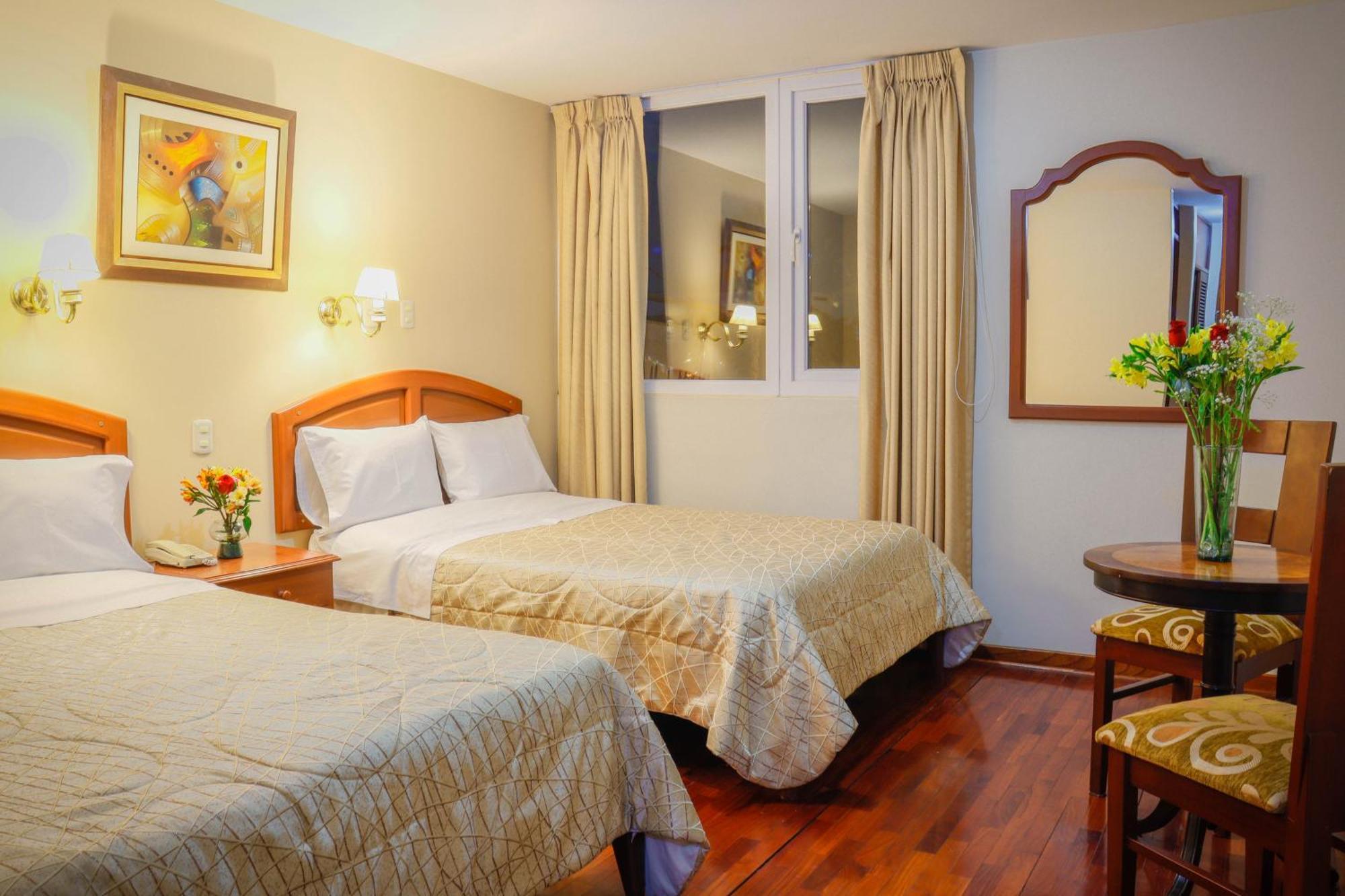Hotel Manhattan Inn Airport Lima Bagian luar foto
